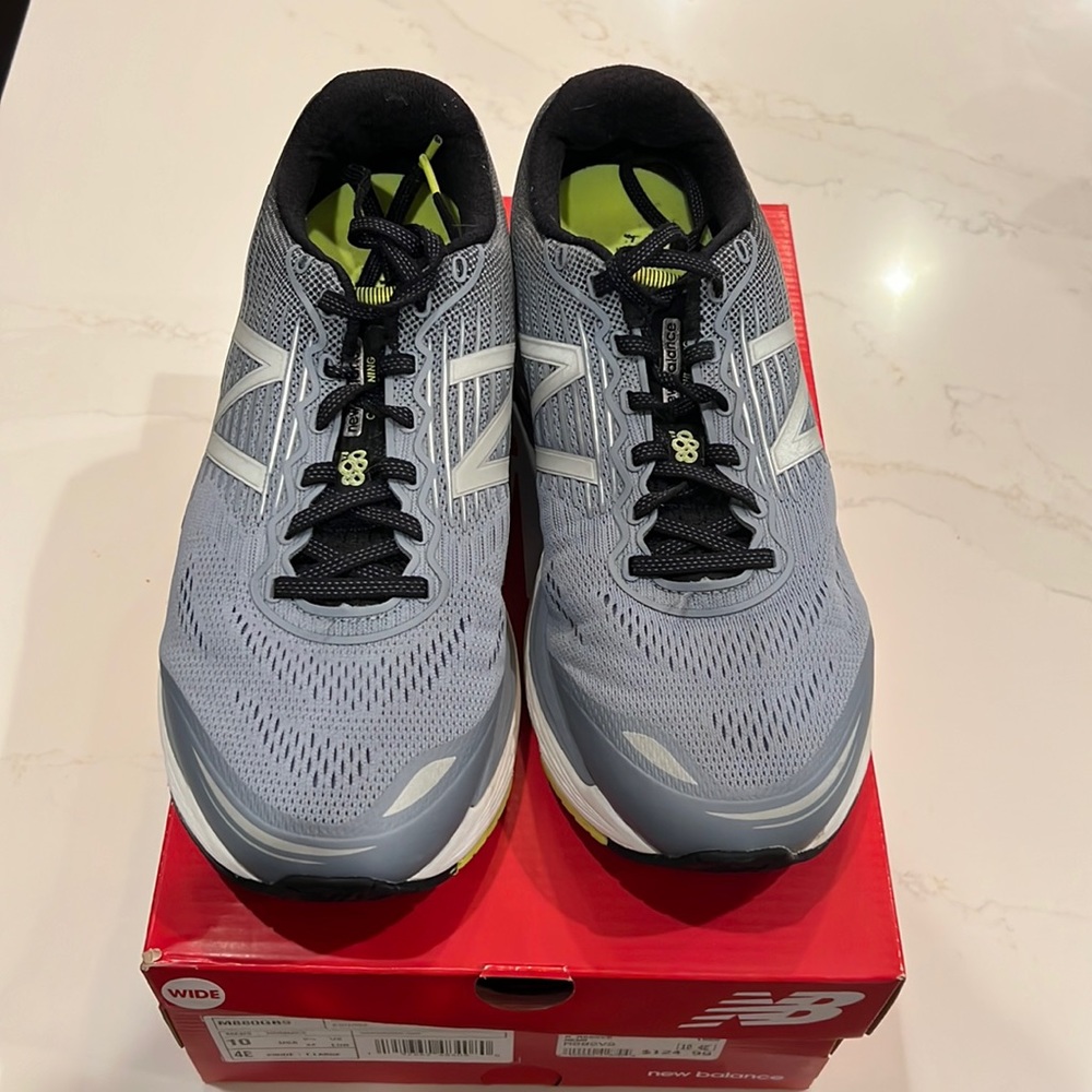 New Balance Wide Sneaker